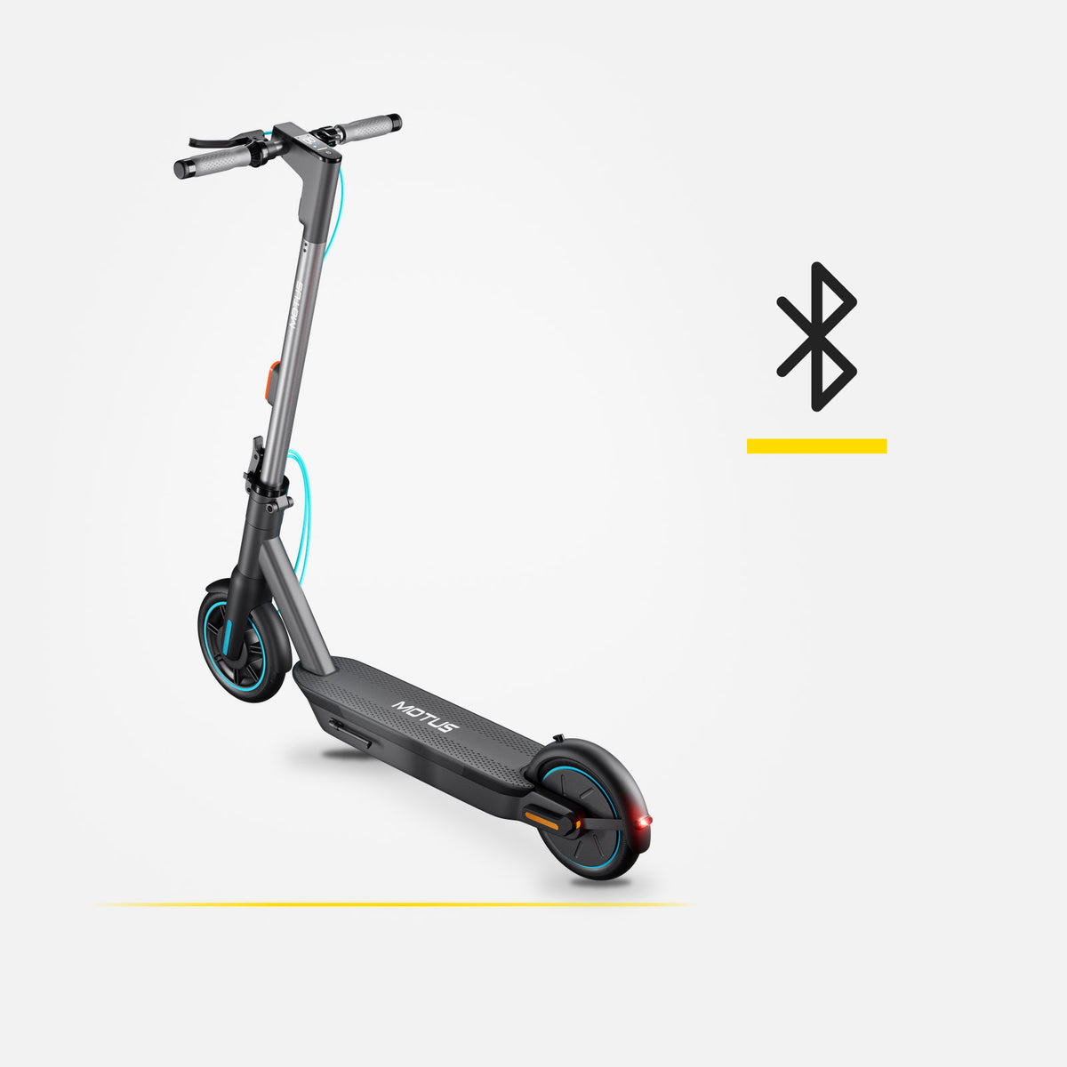 Hulajnoga elektryczna MOTUS Scooty 10 GEN5 widziana z tyłu z góry i ikona Bluetooth, jasne studio.