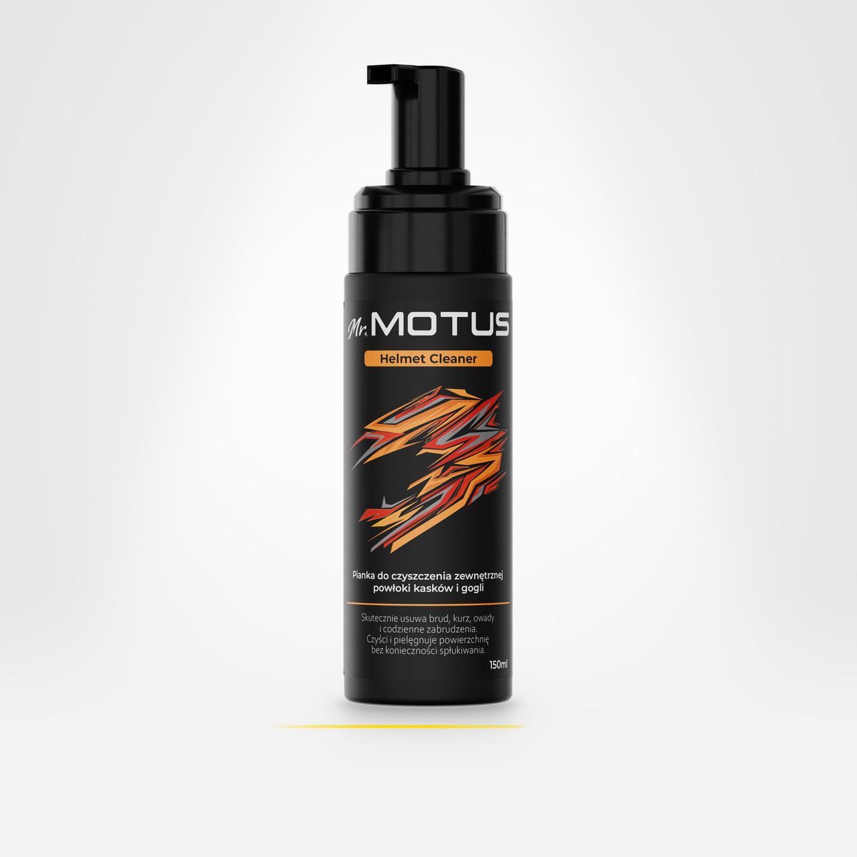 Pianka Mr. MOTUS Helmet Cleaner 150 ml z pompką, przód etykiety, na jasnym tle.