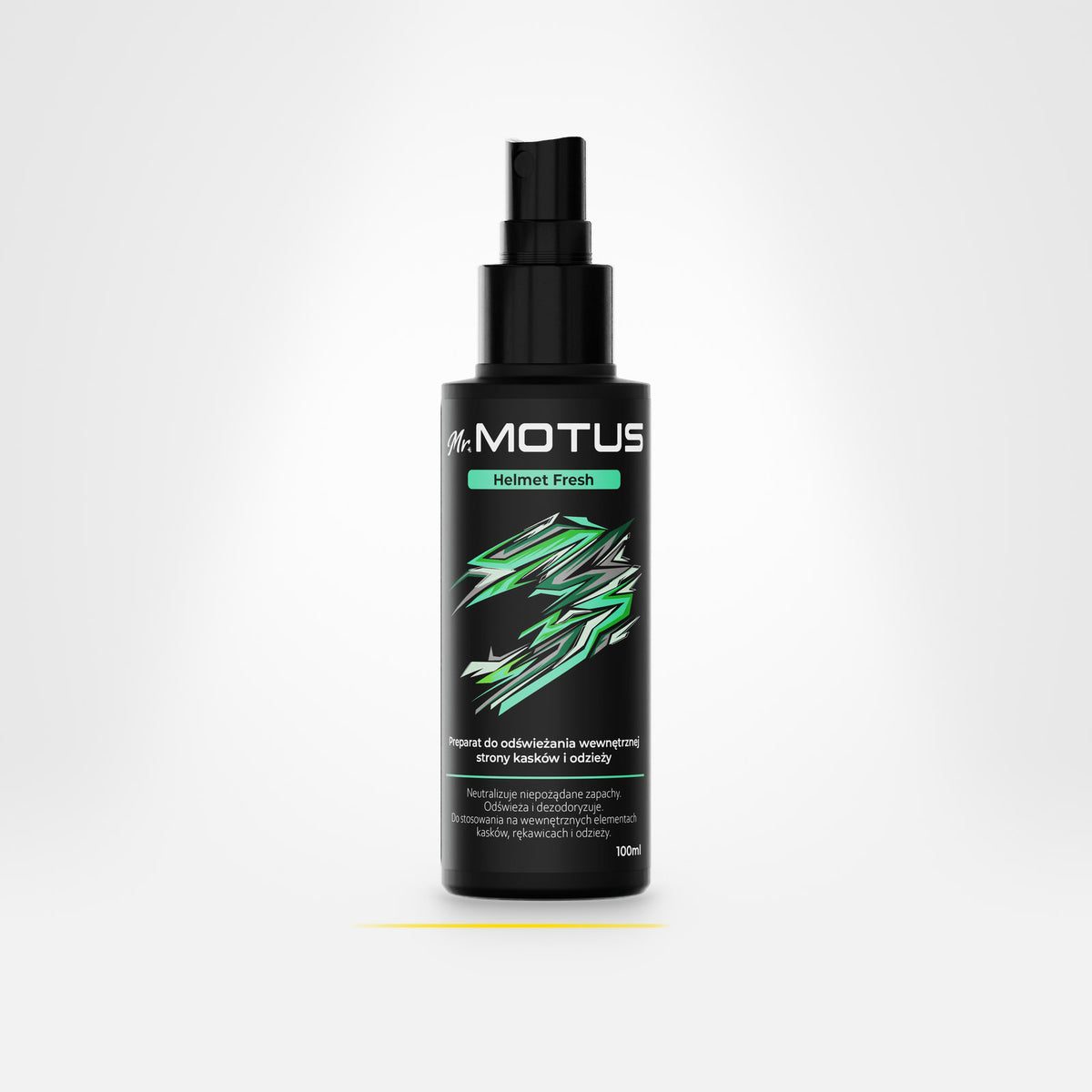 Spray Mr. MOTUS Helmet Fresh 100 ml z atomizerem, przód etykiety, na jasnym tle.