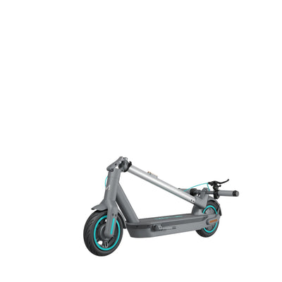 Składanie hulajnogi elektrycznej MOTUS Scooty 10 GEN6: kolumna kierownicy tuż nad podestem.
