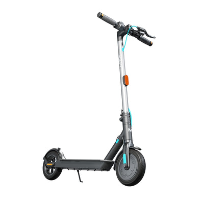 Hulajnoga elektryczna MOTUS Scooty 10 Lite GEN5 na nóżce, widok 3/4 z przodu, na białym tle.