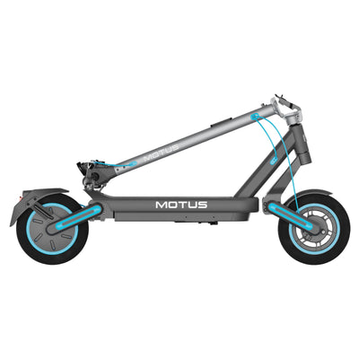 Złożona hulajnoga elektryczna MOTUS Scooty 10 Max z prawego boku: kolumna kierownicy złożona na podest.