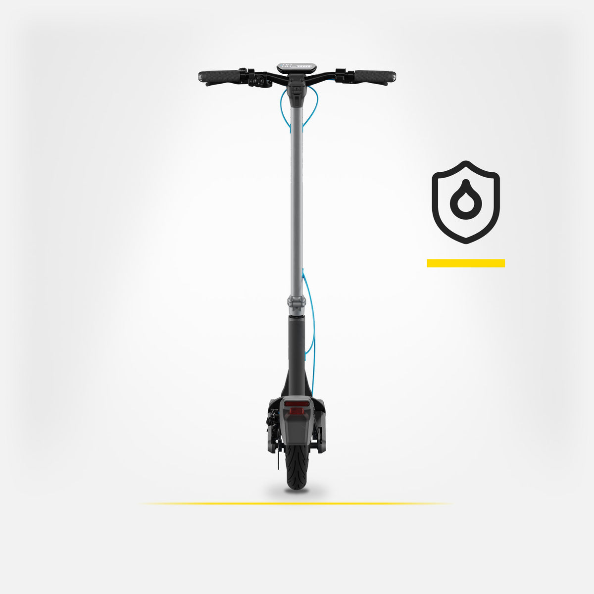 Hulajnoga elektryczna MOTUS Scooty 10 Max widziana z tyłu i ikona stopnia ochrony IP45, jasne studio.