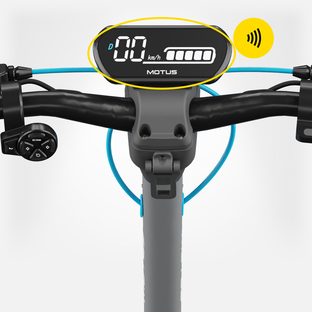 Wyświetlacz hulajnogi elektrycznej MOTUS Scooty 10 Pro ze znacznikiem i ikoną NFC: tu przykładasz kartę, żeby ją uruchomić.