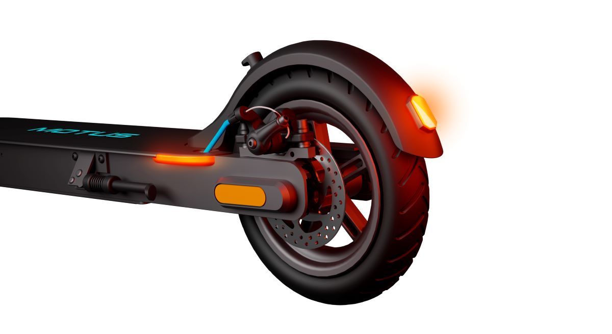 MOTUS Scooty 8.5 Lite - tylne koło z hamulcem tarczowym i tylnym światłem