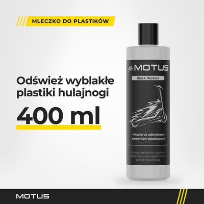 Mleczko do plastików Mr. MOTUS Black Restore 400 ml w jasnym studiu, etykieta z napisem Mleczko do odświeżania elementów plastikowych.