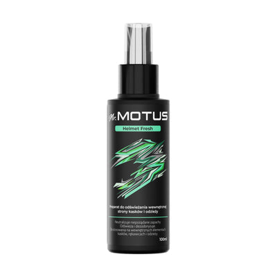 Butelka Mr. MOTUS Helmet Fresh 100 ml z atomizerem i przezroczystą nasadką, na białym tle.