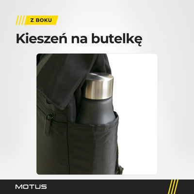 Butelka w kieszeni z boku plecaka Motus, obok suwak kieszeni z przodu i brzeg klapy.
